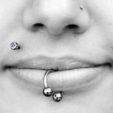 Piercing Monroe lévres